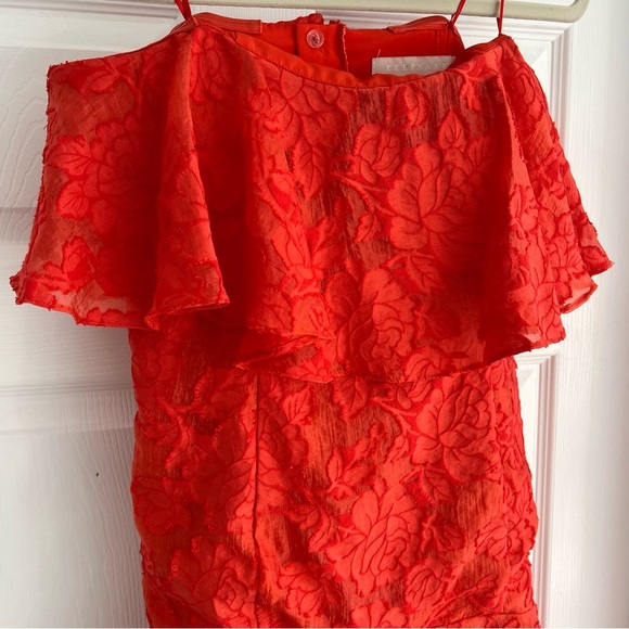 KEEPSAKE THE LABEL Red Ruffle Strapless Mini Dress Size Large Floral Jacquard - Picture 6 of 13